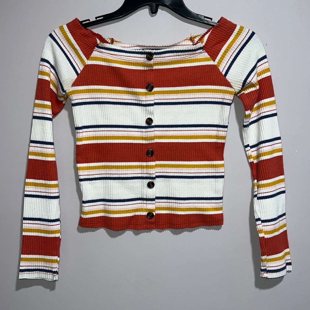 small arizona jeans colored long sleeve crop top